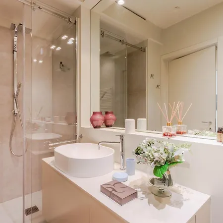 Sabrina, Modern 3 Bedrooms With Elevator Apartment Lucca