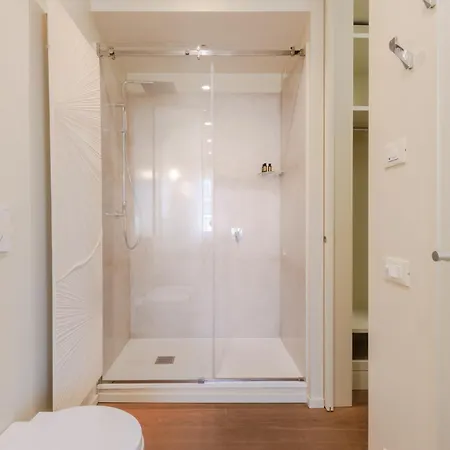 Sabrina, Modern 3 Bedrooms With Elevator Lucca