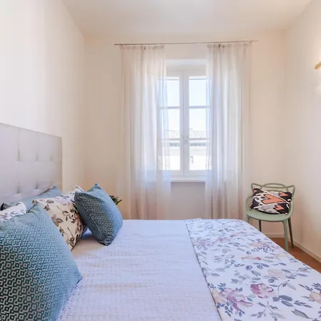 Sabrina, Modern 3 Bedrooms With Elevator Apartment